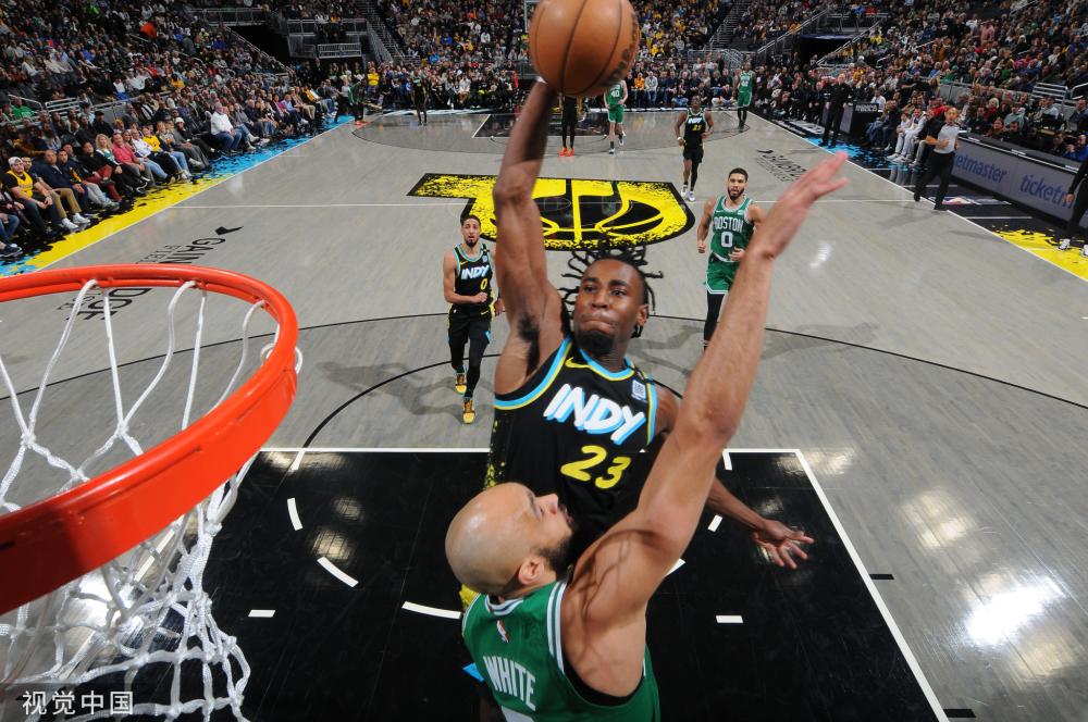 都不禁感到 都不禁感到